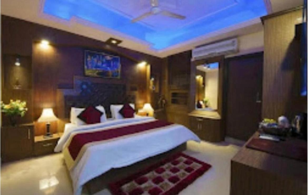 Diamond Inn-near Igi-airport-terminal-3 Hotel 4*