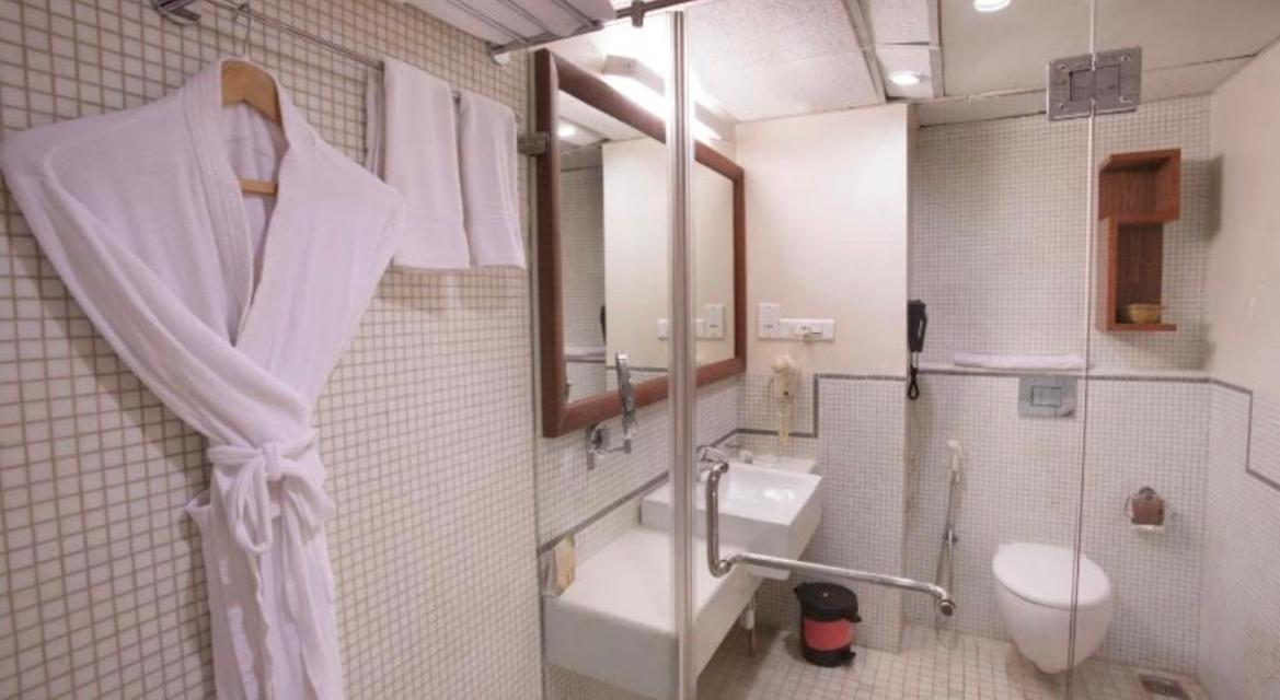 Hotel Diamond Inn-near Igi-airport-terminal-3 New Delhi