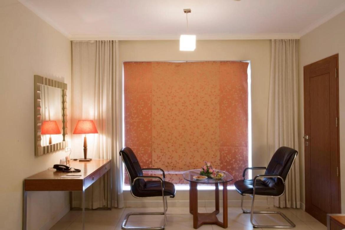 Diamond Inn-near Igi-airport-terminal-3 4*